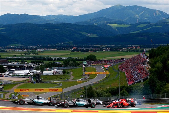 Alonso, Raikkonen may mắn thoát nạn tại Austrian GP