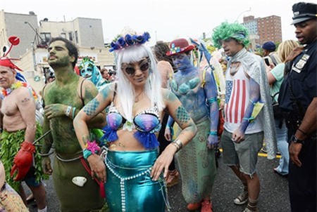 Hang tram “nang tien ca” do bo tren duong pho My