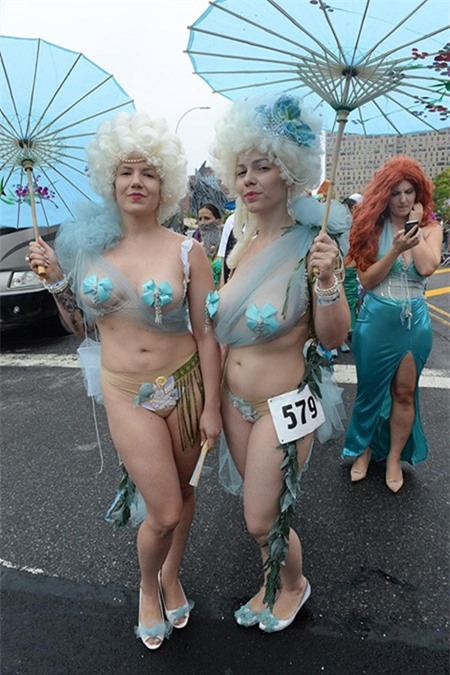 Hang tram “nang tien ca” do bo tren duong pho My