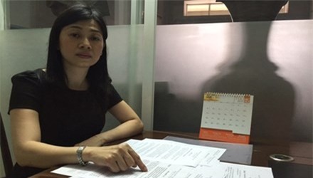 Hơn 9 tháng nay, bà Vy vẫn chưa được Hiệu trưởng Trường Dự bị đại học TPHCM ra quyết định đồng ý cho thôi việc trong khi đã 3 lần nộp đơn xin nghỉ.