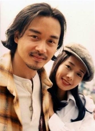 Trong cuộc sống ngắn ngủi, huyền thoại màn ảnh họ Trương công khai chuyện tình cảm với Mao Thuần Quân và Nghê Thi Bội, trước khi dành trọn thời gian bên người yêu đồng giới Đường Hạc Đức. Tấm ảnh chụp cùng Mao Thuần Quân năm ấy khiến nhiều người xót xa.