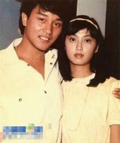 Tấm ảnh chụp cùng tình đầu Nghê Thi Bội vào năm 1983 của Trương Quốc Vinh.