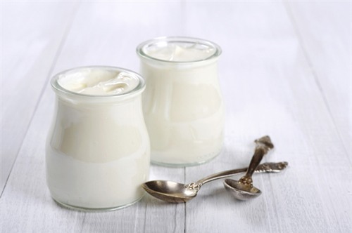 6 lỗi sai mẹ hay mắc phải khi cho con ăn sữa chua - 1