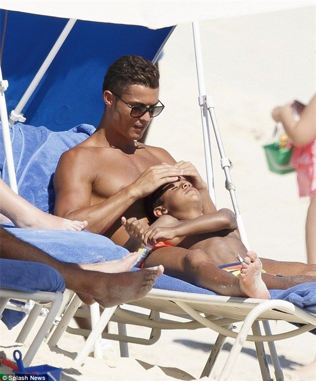 Ronaldo, quý tử, CR7, Real, bồ, Irina Shayk