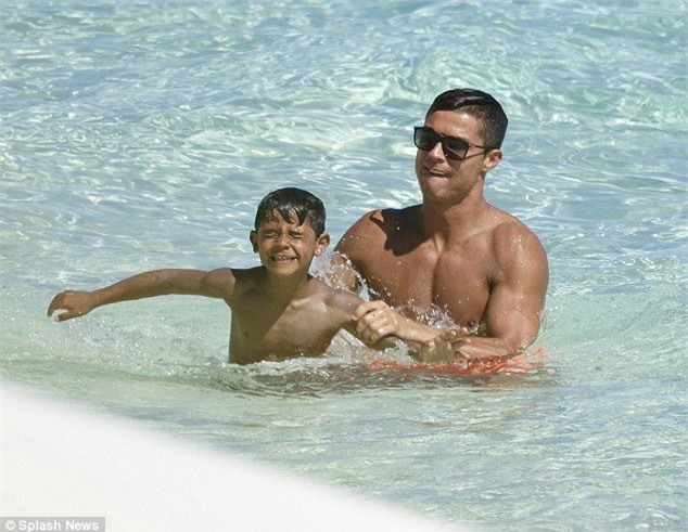 Ronaldo, quý tử, CR7, Real, bồ, Irina Shayk