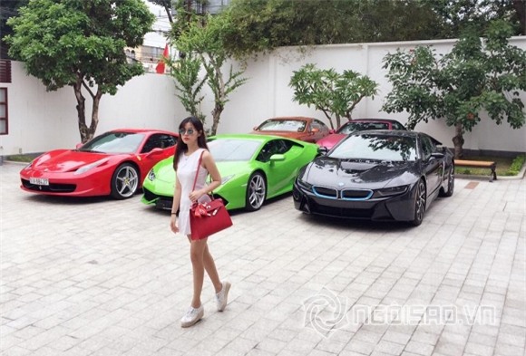 Midu cùng siêu xe của chồng sắp cưới 8