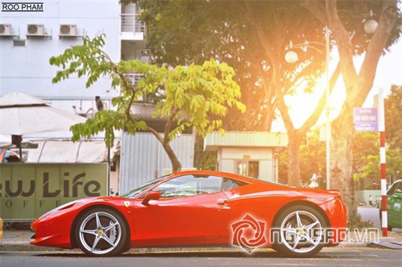 Midu cùng siêu xe của chồng sắp cưới 4