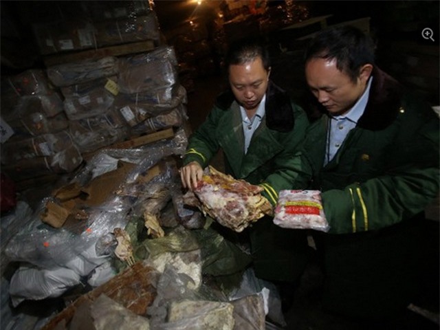 TQ: Suýt ngất vì thịt thối đông lạnh 40 năm - 1