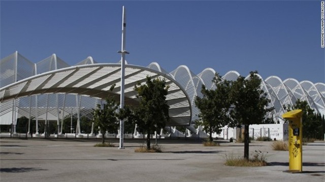 Người dân Hy Lạp đau đầu vì tiền