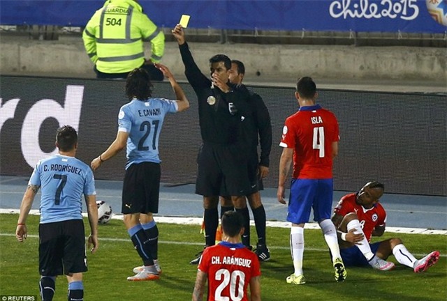 Dàn sao Chile vỡ òa khi biến Uruguay thành cựu vô địch