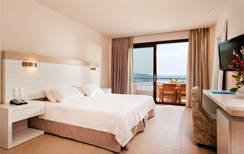 Có thể bạn nghĩ khoe căn phòng khách sạn sẽ khiến bạn bè của mình trầm trồ, ngưỡng mộ. Nhưng sự thật, họ không mấy hào hứng như bạn nghĩ.