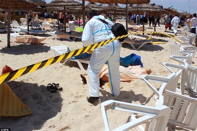 'Ngày thứ sáu kinh hoàng' của IS làm rúng động thế giới