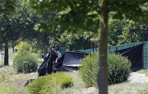 'Ngày thứ sáu kinh hoàng' của IS làm rúng động thế giới