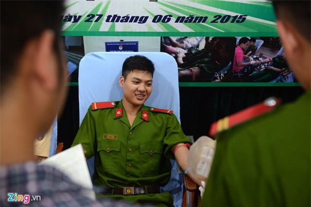 Kho dự trữ cạn kiệt, 1.500 công an Hà Nội hiến máu