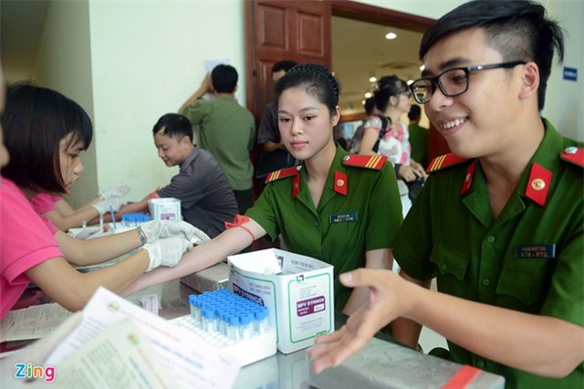 Kho dự trữ cạn kiệt, 1.500 công an Hà Nội hiến máu