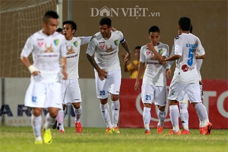 Ket qua, BXH V.League: HAGL tham bai, Ha Noi T&T nguoc dong an tuong