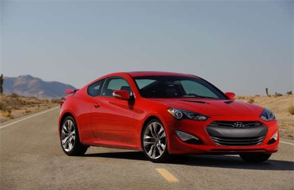 Xe nên tránh của Hyundai: Genesis Coupe Grand Touring (V6). Mẫu xe này khoẻ và cách âm tốt hơn bản trước nhưng bị chê ở thiết kế hàng ghế sau.