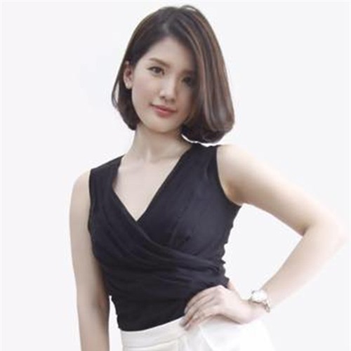 Điểm danh những ái nữ tài sắc nhà sao Việt - 1