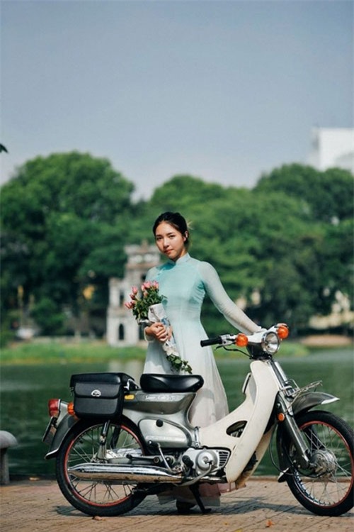 Điểm danh những ái nữ tài sắc nhà sao Việt - 10