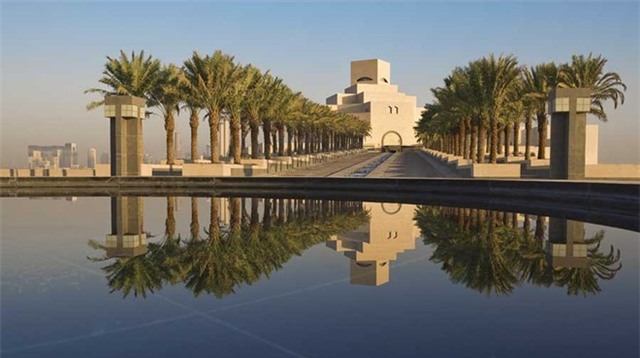 9. Thánh địa Mecca của nghệ thuật Hồi giáo: Bảo tàng nghệ thuật Hồi giáo, Qatar: Bộ sưu tập lớn nhất về các tác phẩm nghệ thuật đạo Hồi, tử vải dệt, bản thảo, đồ kim loại, đồ gỗ, trang sức, thủy tinh... được trưng bày ở Bảo tàng nghệ thuật Hồi giáo tại Doha, Qatar. Ảnh: E-architect.