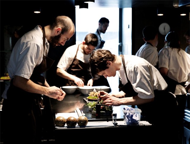 10. Nhà hàng tuyệt nhất thế giới - Noma, Đan Mạch: Bốn lần nhận danh hiệu nhà hàng tuyệt nhất trong 6 năm qua, nhà hàng Noma phục vụ những món ăn thuần chất mà đầy sáng tạo của ẩm thực Bắc Âu. 
