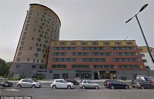 toa nha bi ghet nhat o anh vi… lam tan chay xe hoi - 5