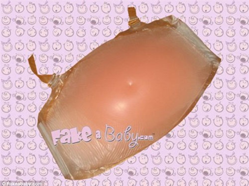 Nữ sinh 16 tuổi giả mang bầu ba thai suốt 10 tháng - 3