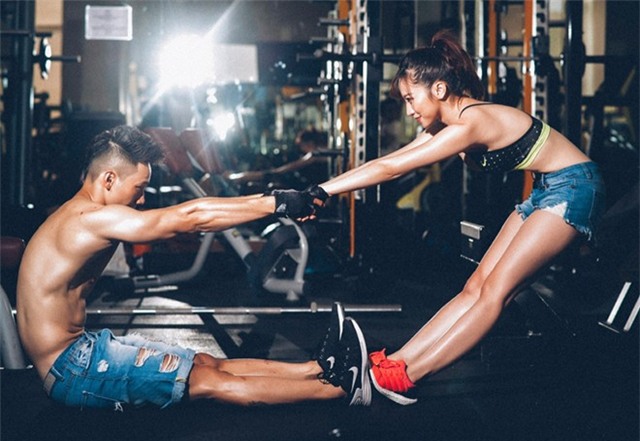Cặp đôi huấn luyện viên nóng bỏng chia sẻ bí quyết giữ dáng