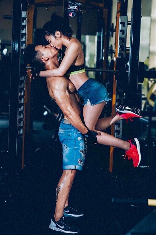 Cặp đôi huấn luyện viên nóng bỏng chia sẻ bí quyết giữ dáng