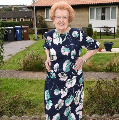 Cụ bà 92 tuổi giảm 50kg nhờ tập thể dục và bơi - 3