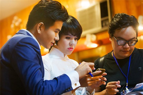 Diễm Quỳnh tự tin sánh đôi cùng MC nam trẻ - 2