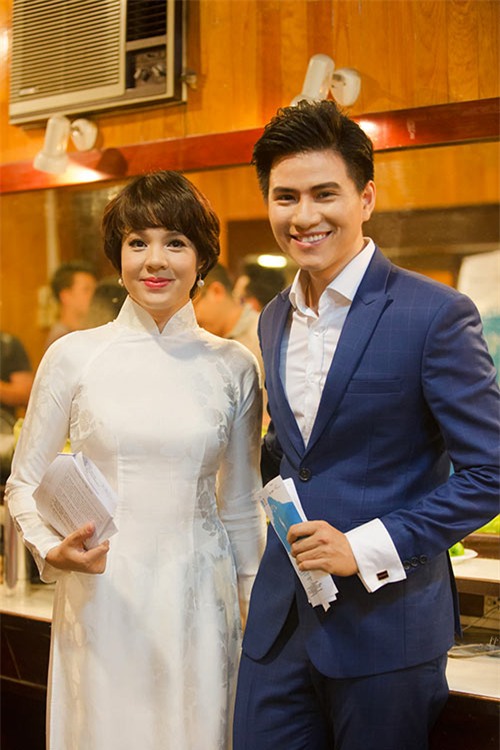 Diễm Quỳnh tự tin sánh đôi cùng MC nam trẻ - 4