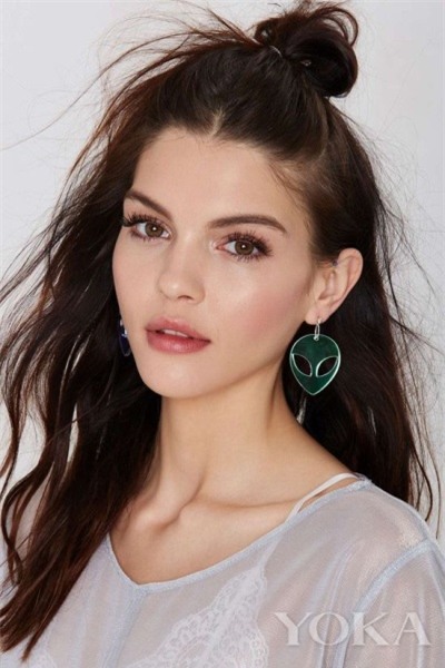 Trẻ ra 10 tuổi với xu hướng tóc thu đông 2015 - 4