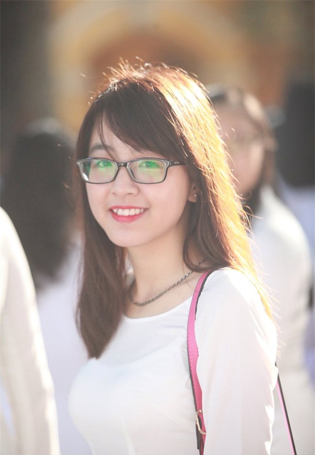 Nữ sinh đẹp tinh khôi trong ngày khai giảng