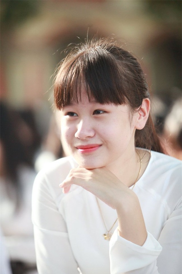 Nữ sinh đẹp tinh khôi trong ngày khai giảng