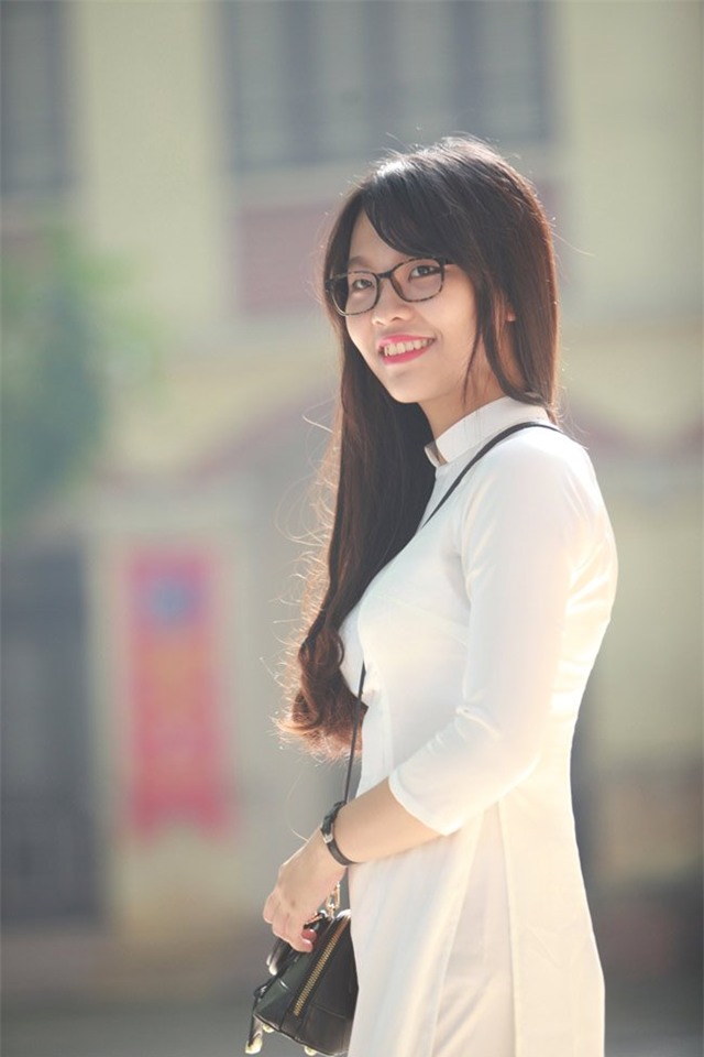 Nữ sinh đẹp tinh khôi trong ngày khai giảng