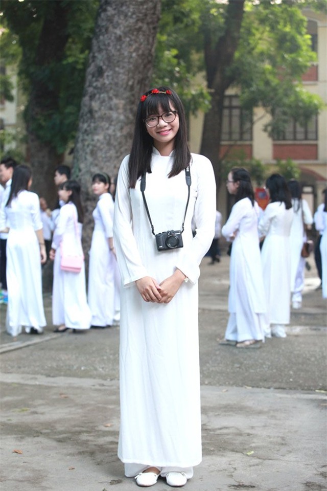 Nữ sinh đẹp tinh khôi trong ngày khai giảng