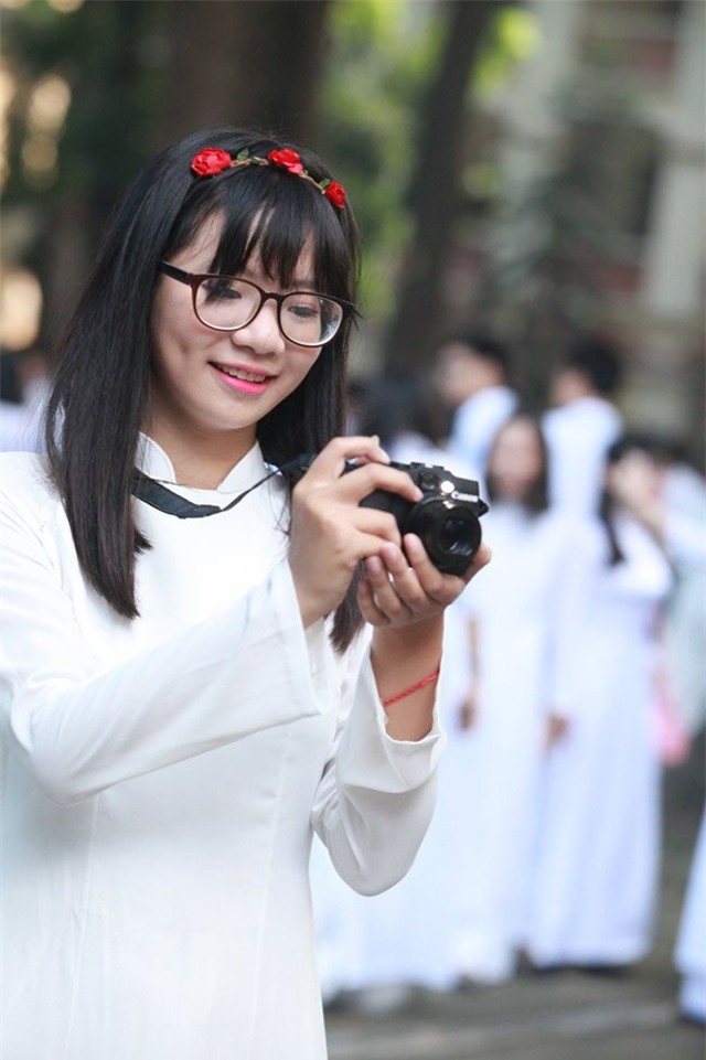 Nữ sinh đẹp tinh khôi trong ngày khai giảng