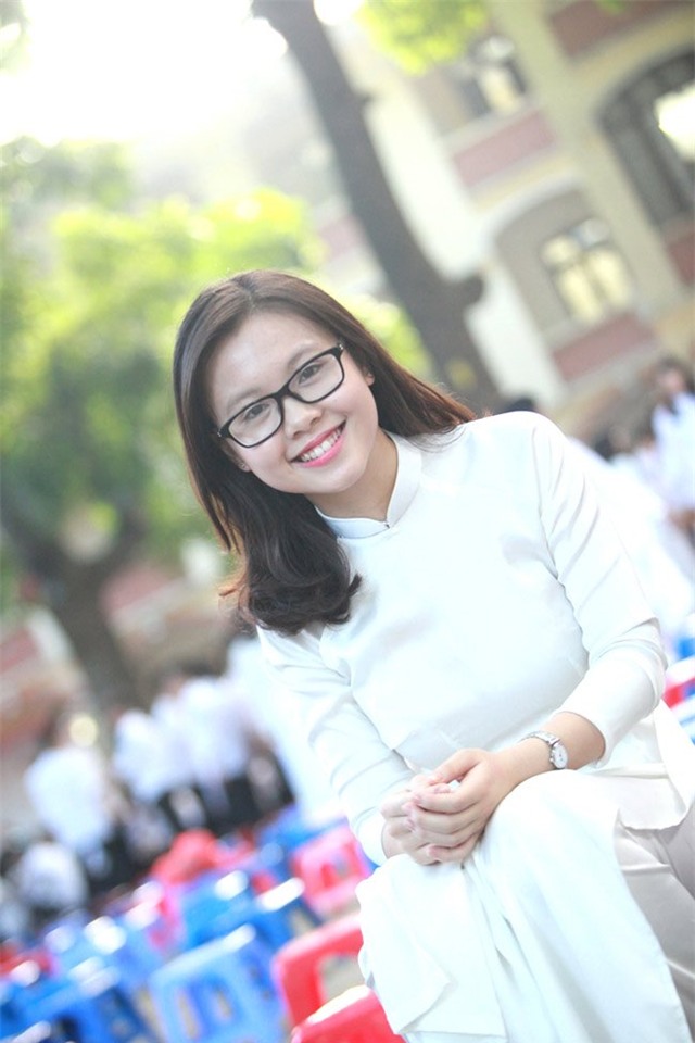 Nữ sinh đẹp tinh khôi trong ngày khai giảng