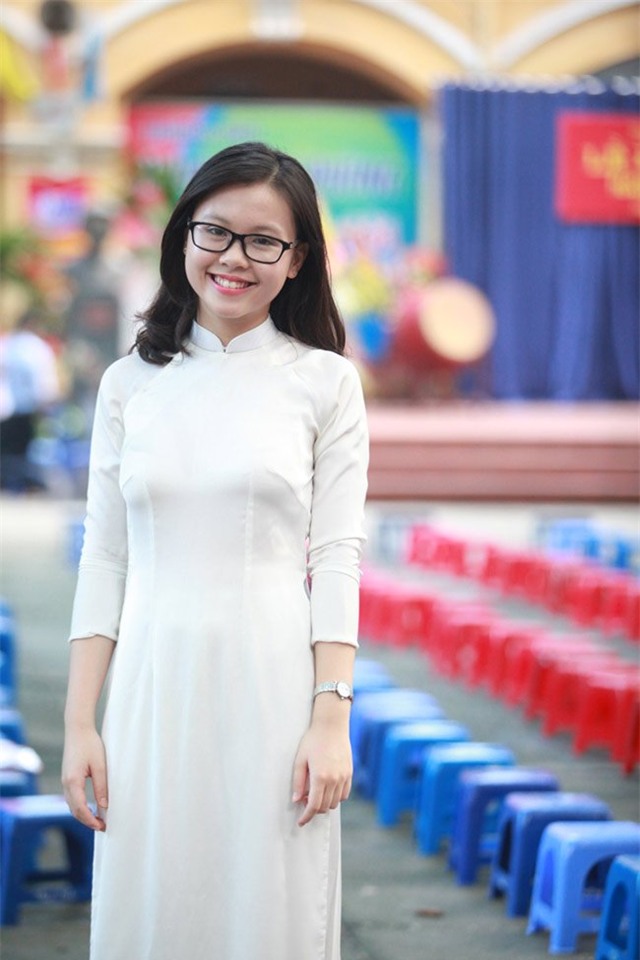 Nữ sinh đẹp tinh khôi trong ngày khai giảng