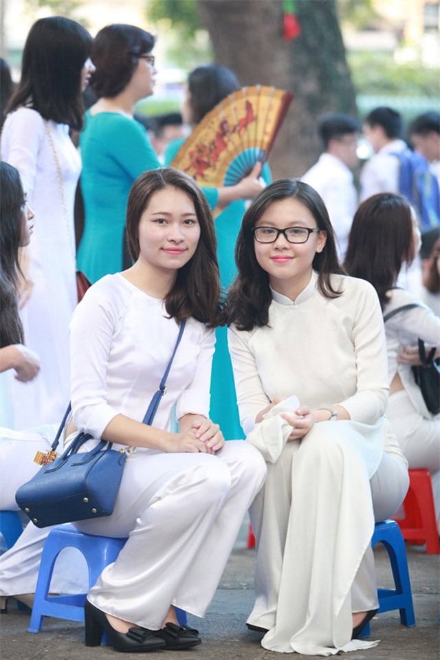 Nữ sinh đẹp tinh khôi trong ngày khai giảng