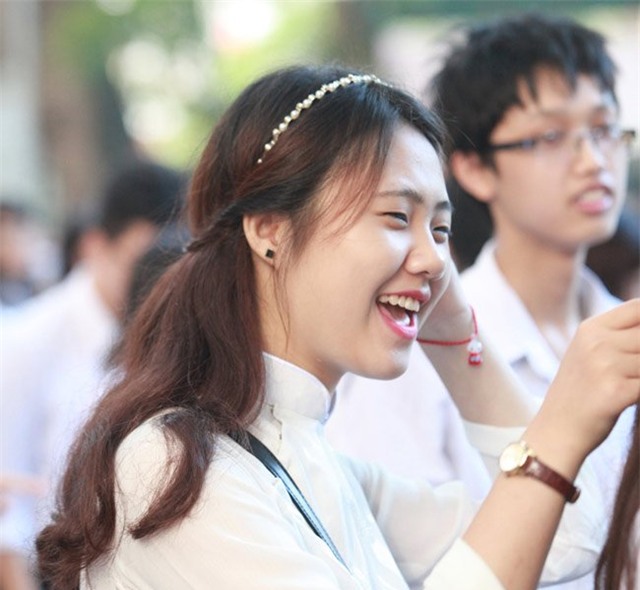 Nữ sinh đẹp tinh khôi trong ngày khai giảng