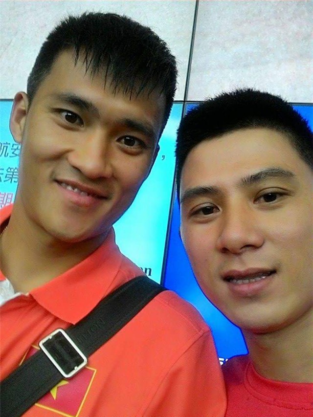 ĐTVN, Công Vinh, hot girl