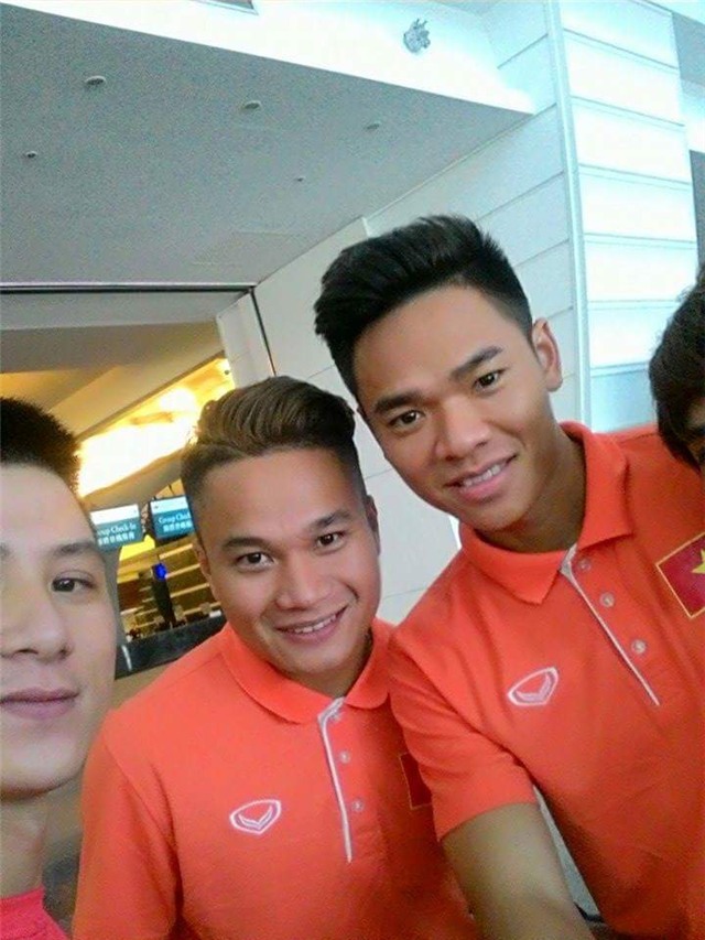 ĐTVN, Công Vinh, hot girl