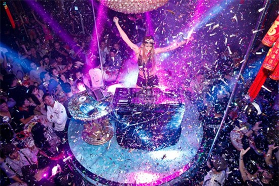 Ca sĩ Việt ‘chạy đua’ vì EDM, nên chăng, đan trường, giang hồng ngọc