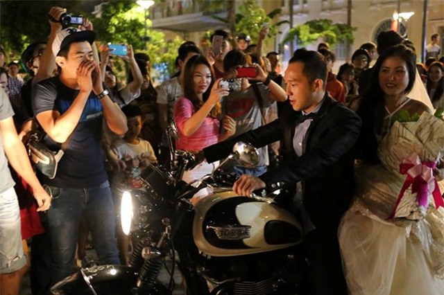 cầu hôn, phản cảm, nhà giàu, giới trẻ