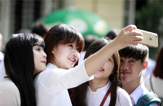 nữ sinh, khai giảng