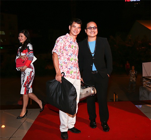 Dàn sao đua sắc trên thảm đỏ VTV Awards 2015 - 10