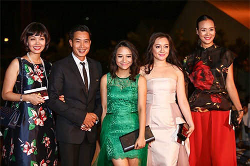 Dàn sao đua sắc trên thảm đỏ VTV Awards 2015 - 3