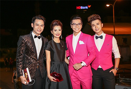 Dàn sao đua sắc trên thảm đỏ VTV Awards 2015 - 5